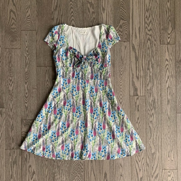 Molly Bracken Dress👗💕 - Picture 4 of 4